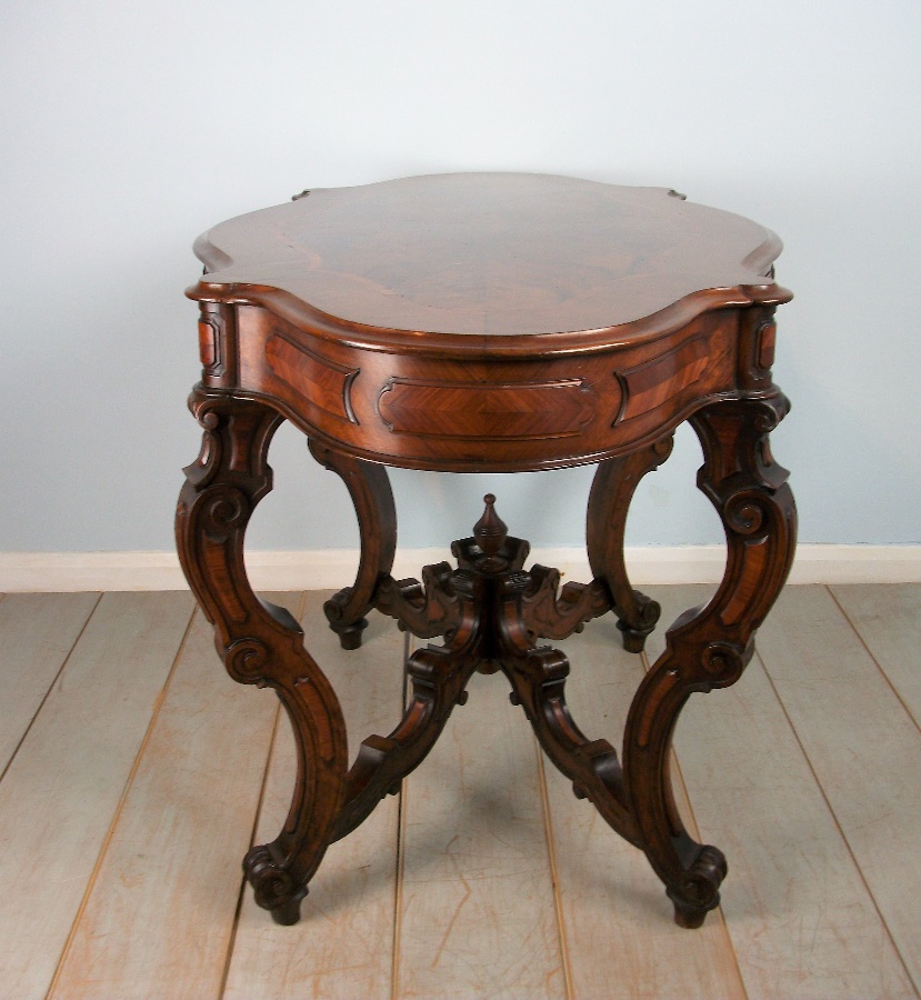 A very Fine 19th Century Italian Walnut Occasional Centre Table